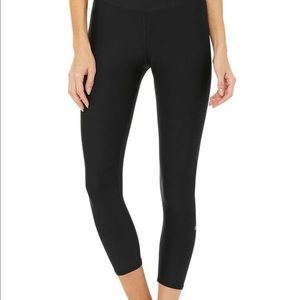 Alo High-Waist Airlift Capri - Size Small